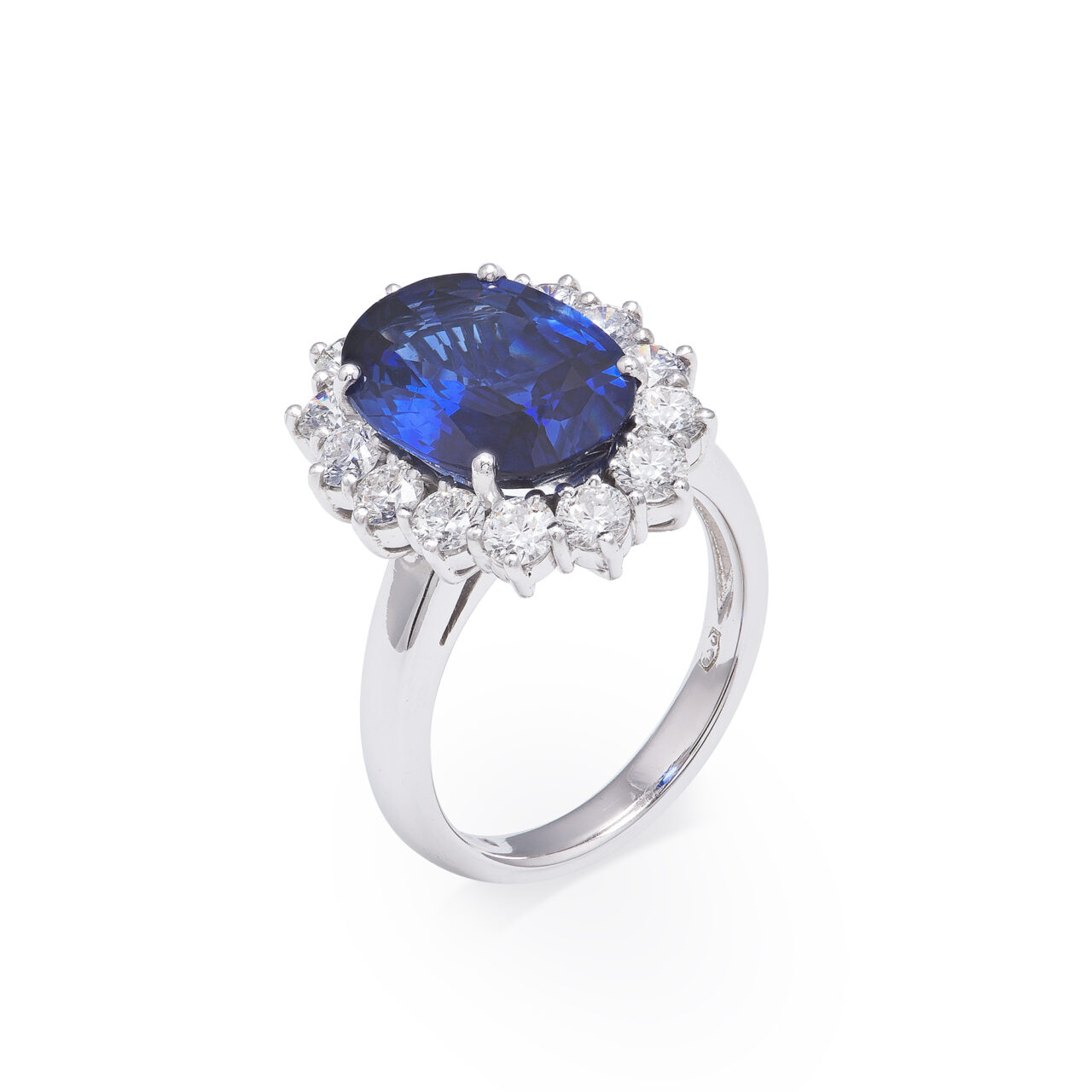 White gold ring with Burmese sapphire and diamonds